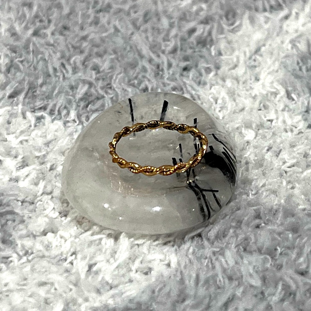 Brandy Melville Braided Dainty Ring